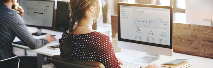 Person looking at a dashboard on a screen